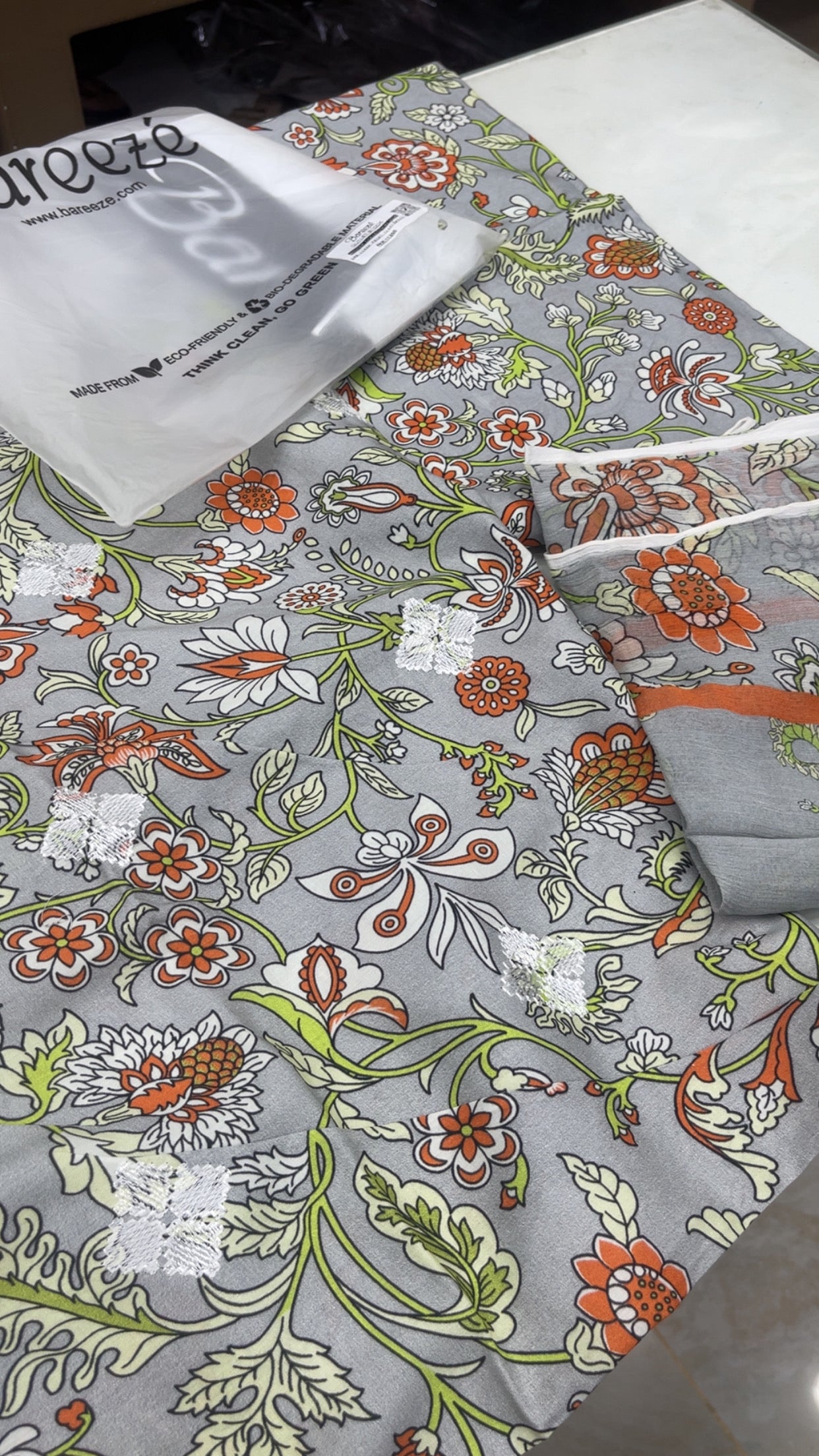 bareeze embroidered linen 01