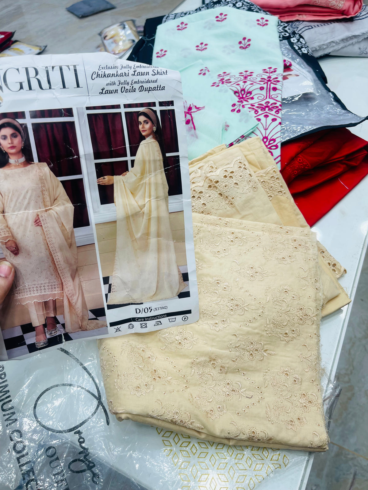 rangriti chickenkari lawn 3pc. skin