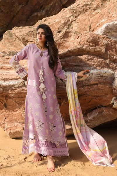 Manara luxury lawn 09
