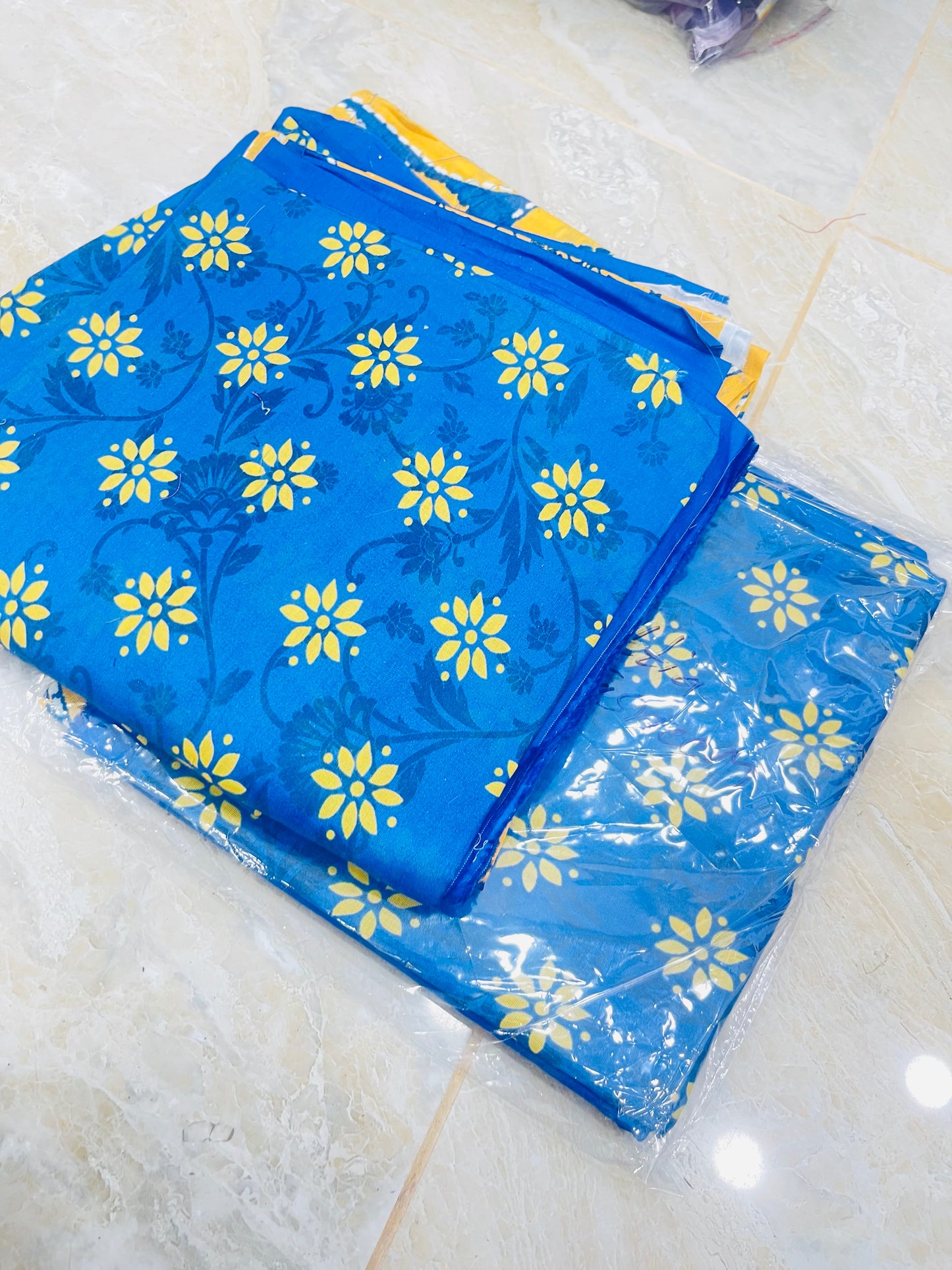 Mix brands blue & yellow 001