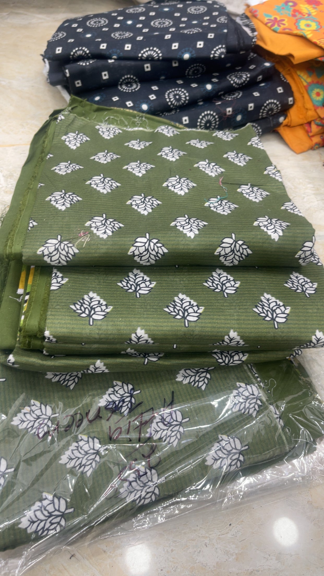 mix brand green 002