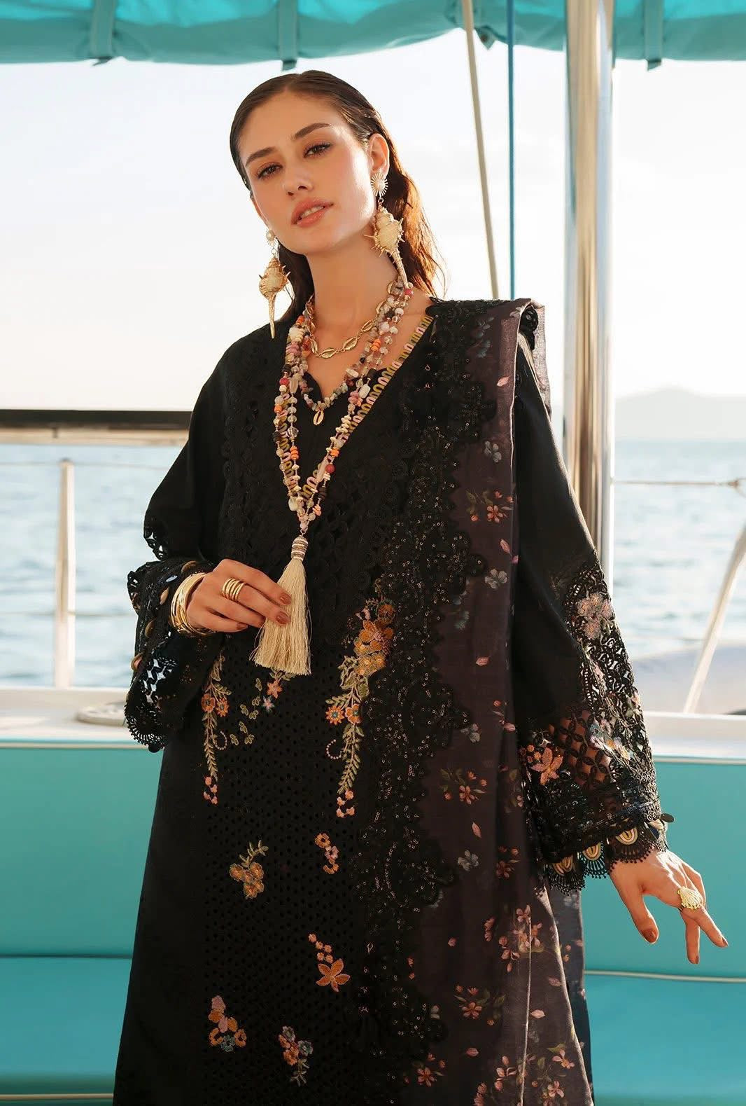 AJR luxury lawn black.