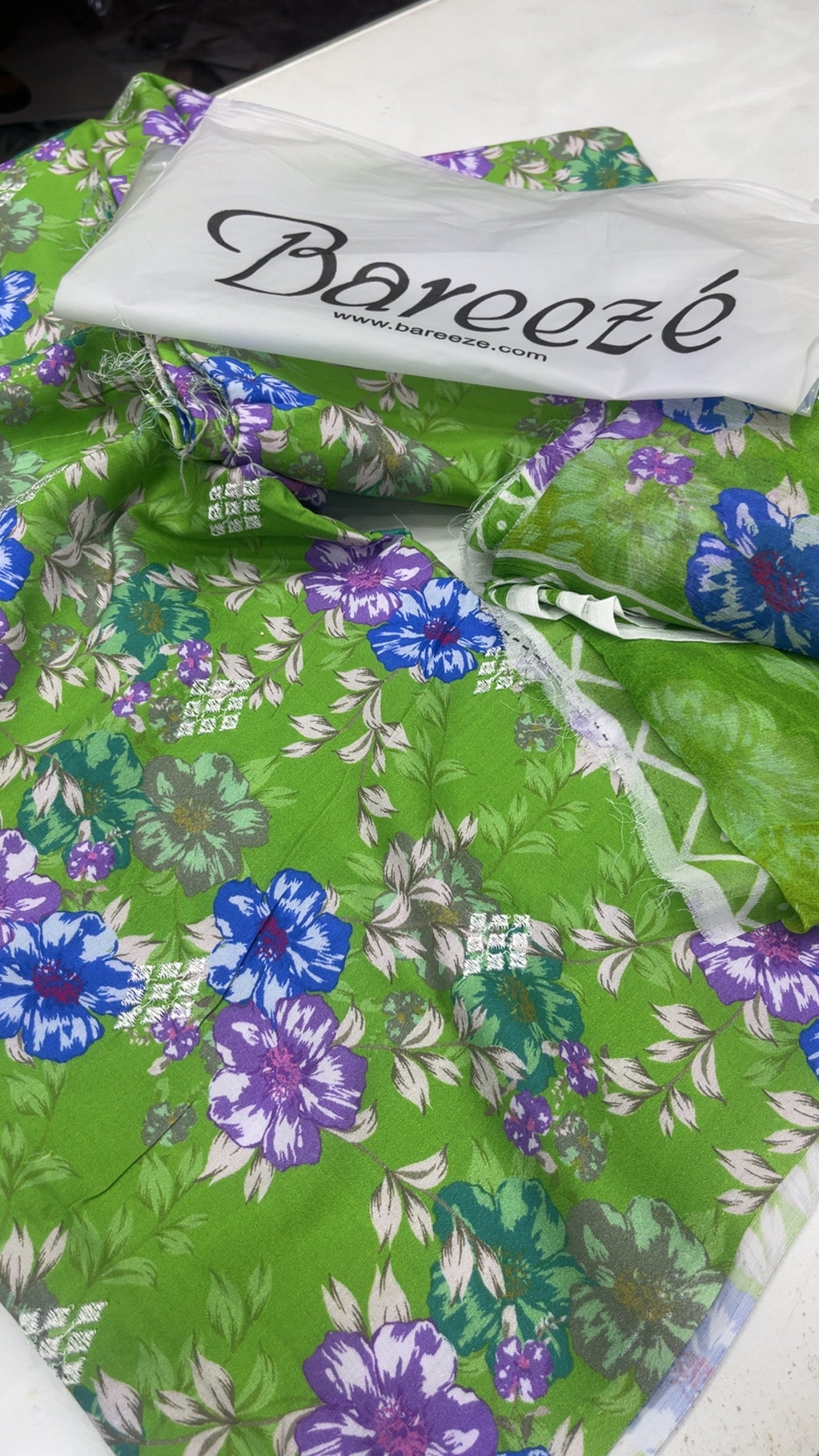 bareeze embroidered linen 04