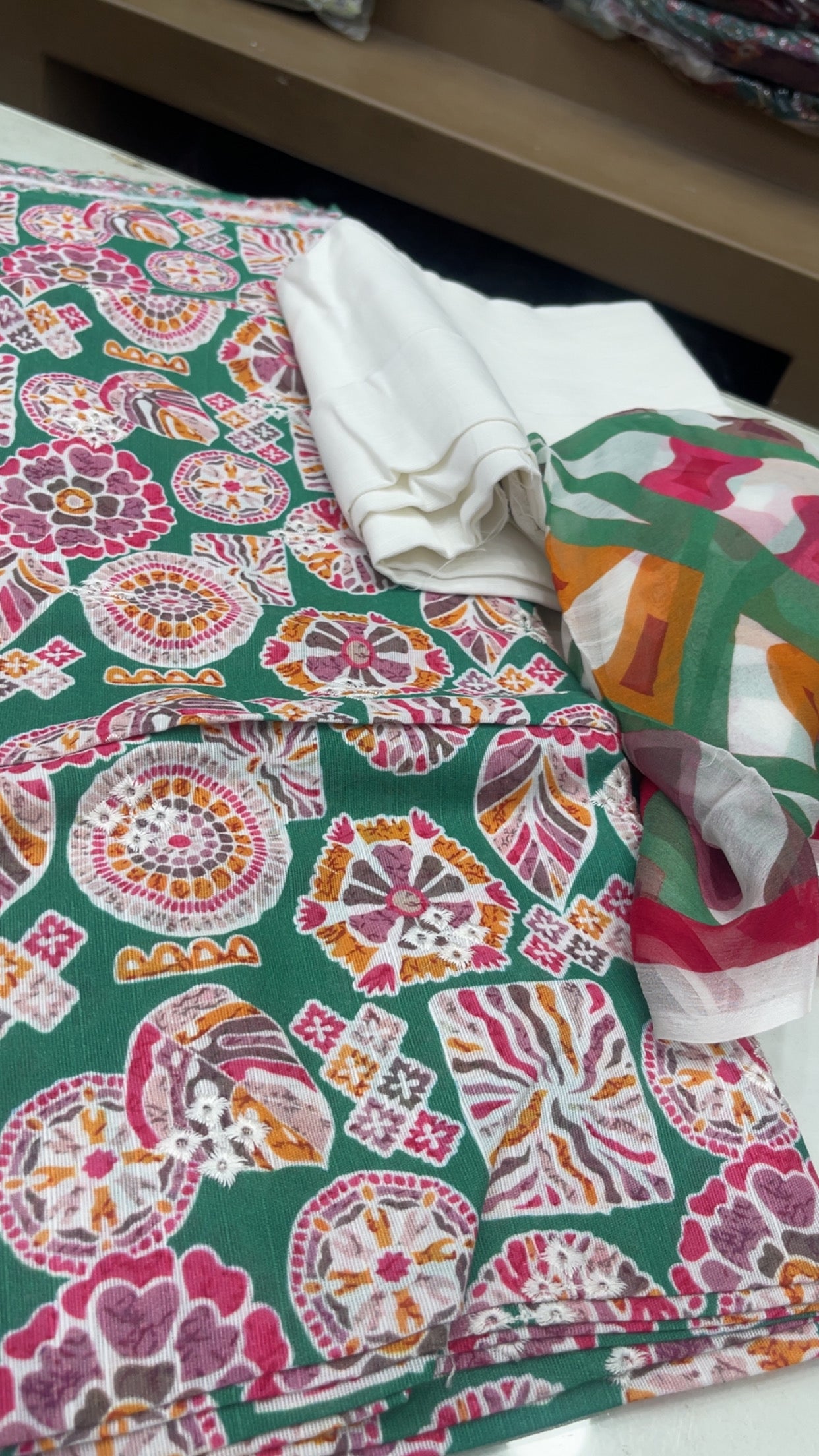 bareeze embroidered khaddar 020