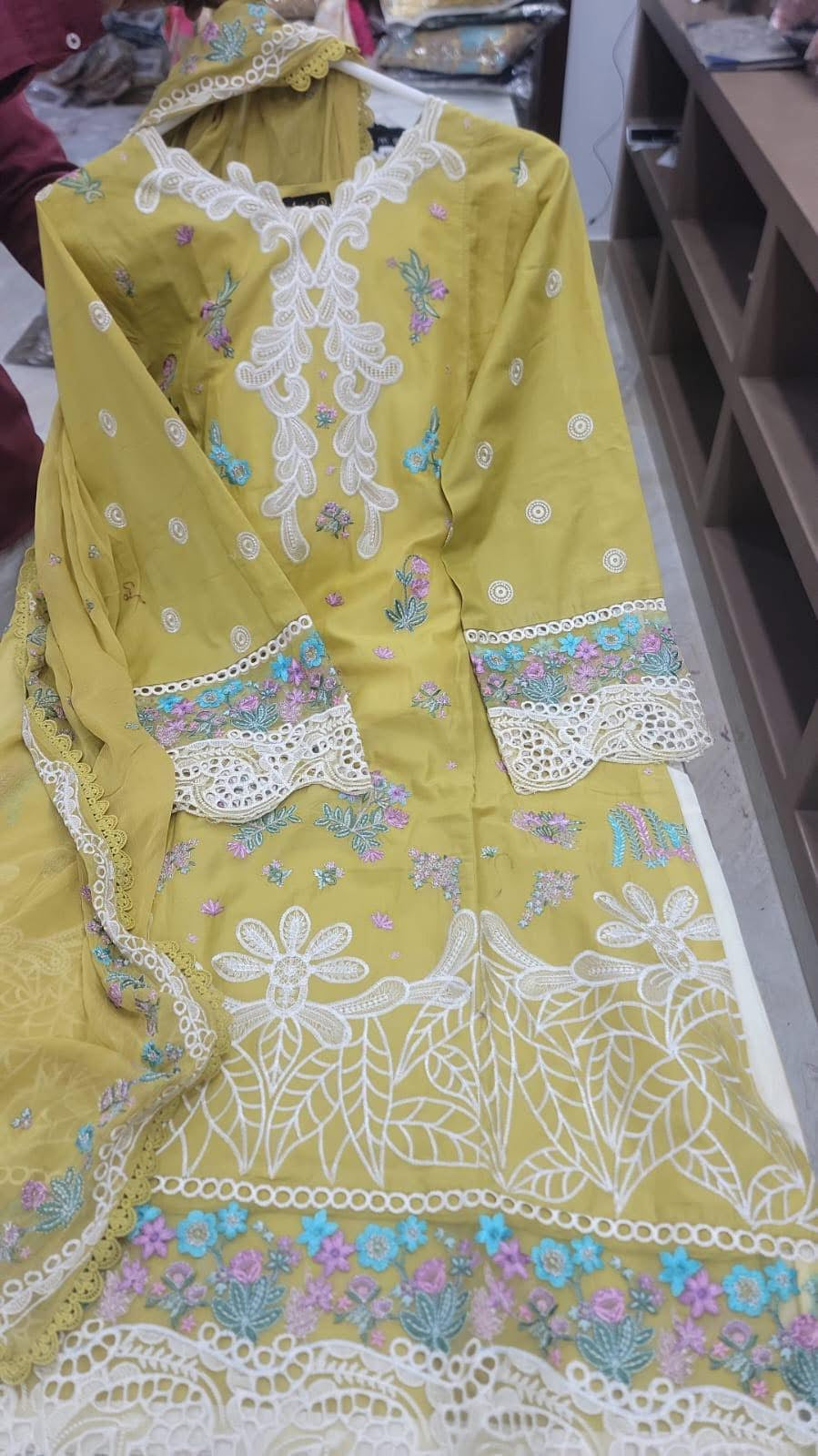 Aneelas lawn stitch 3pc large size