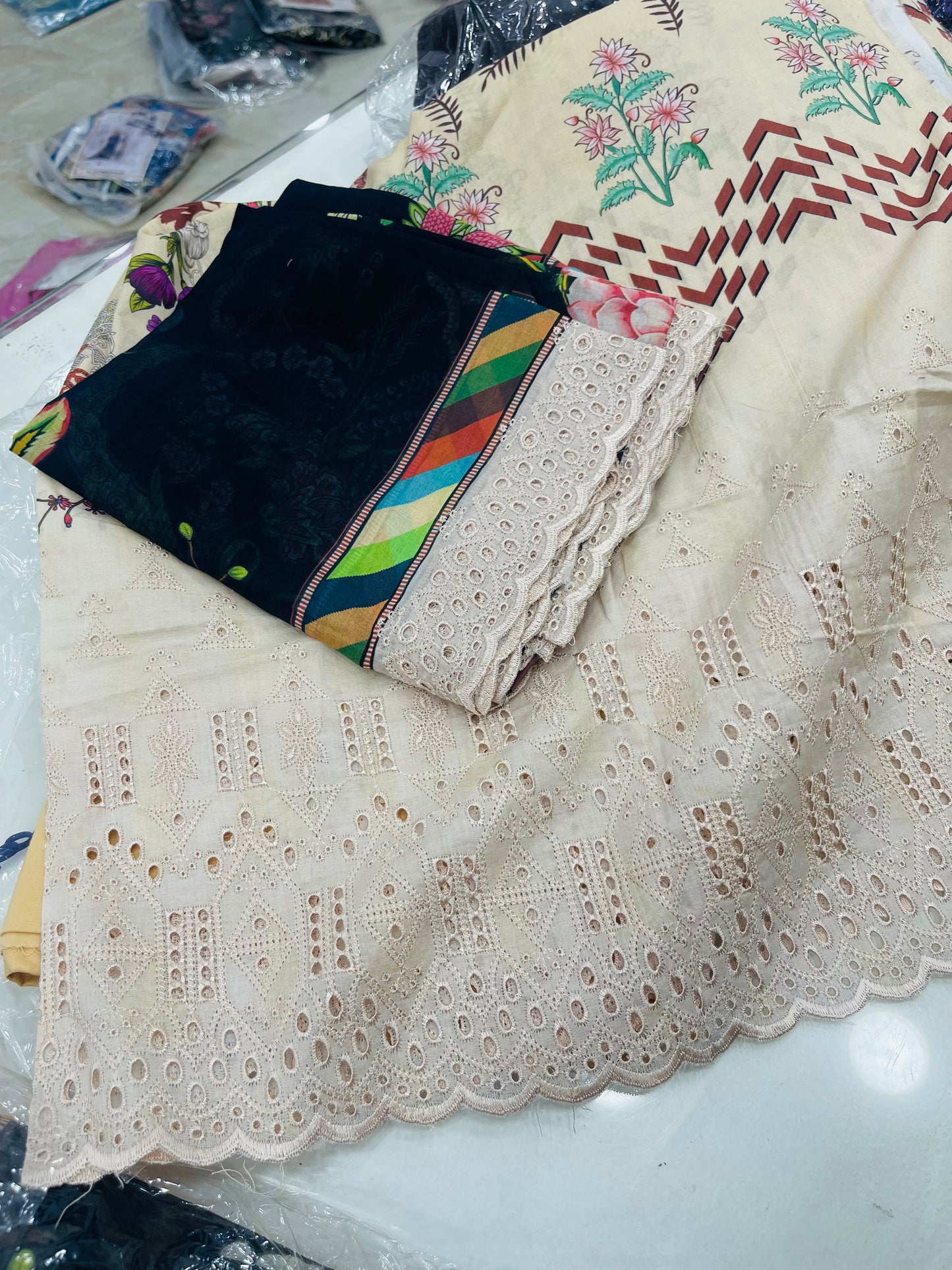 kesria emb lawn 3pc skin