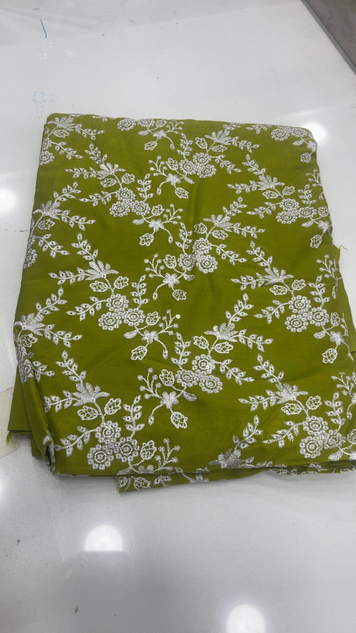 bareeze lawn emb 2pc green.