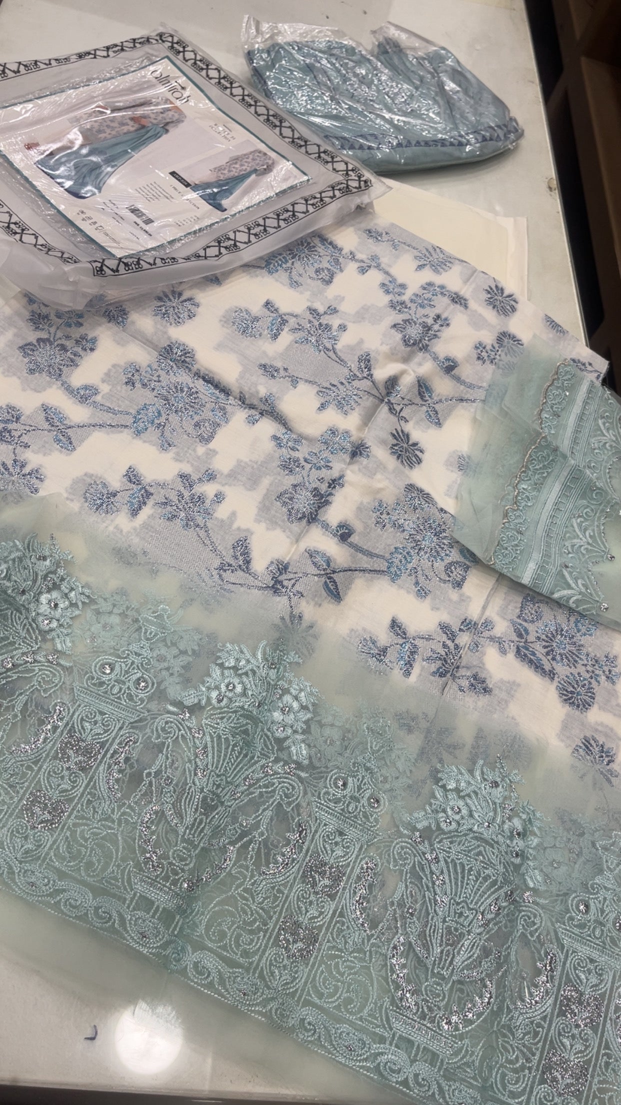 almirah lawn 928