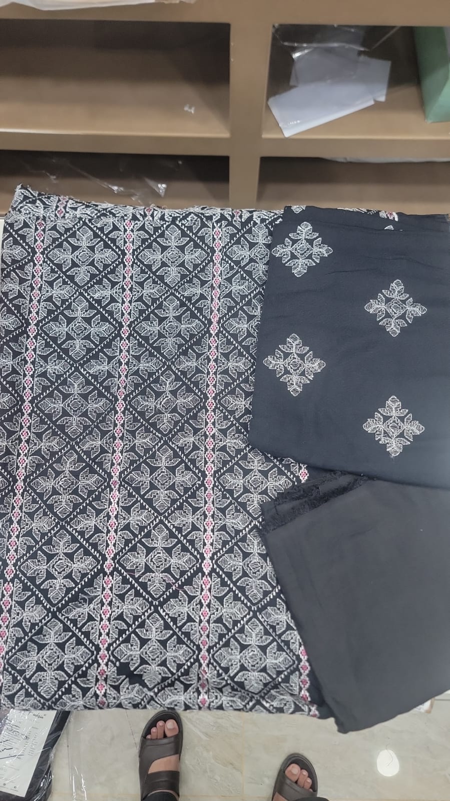 bareeze karandi with shawl 3pc.black