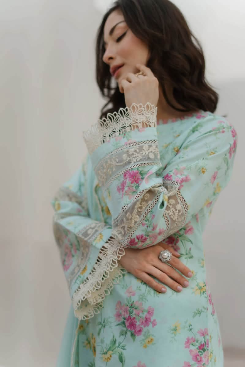 Manara Luxury Lawn 03